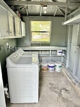 5839 Sun Glo Ave in Port Richey, FL - Foto de edificio - Building Photo