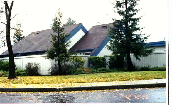 Redwood Grove in Windsor, CA - Foto de edificio - Building Photo