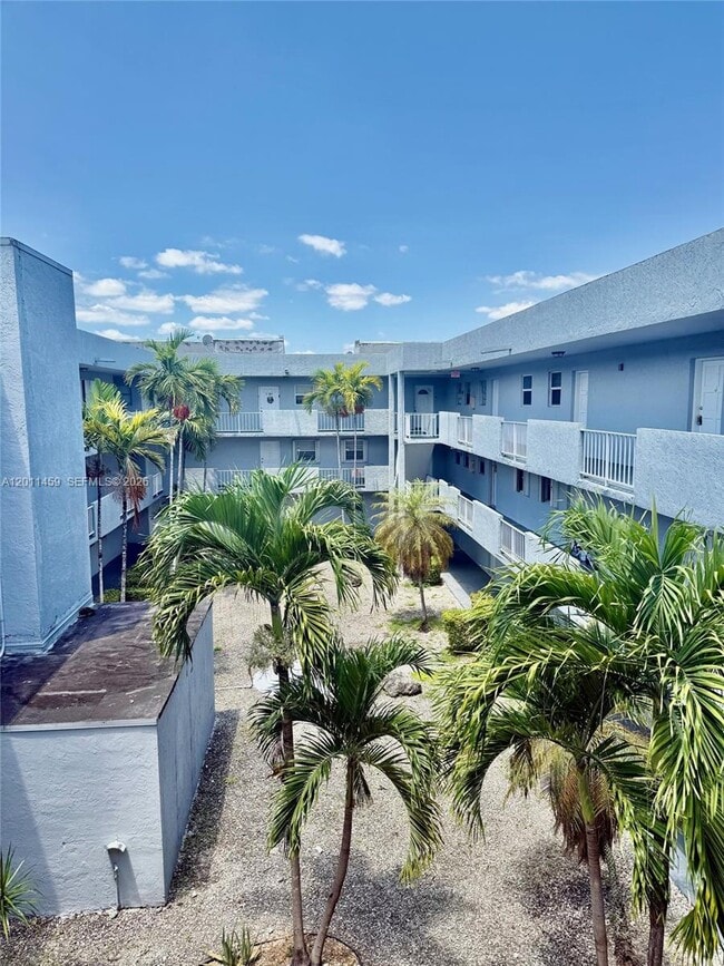 1755 W 60th St in Hialeah, FL - Building Photo - Building Photo