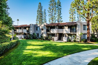 SYCAMORE LANE APARTMENT HOMES in Mission Viejo, CA - Building Photo - Building Photo