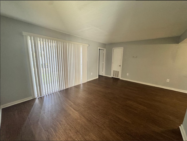 225 W McDowell Rd in Jackson, MS - Building Photo - Building Photo