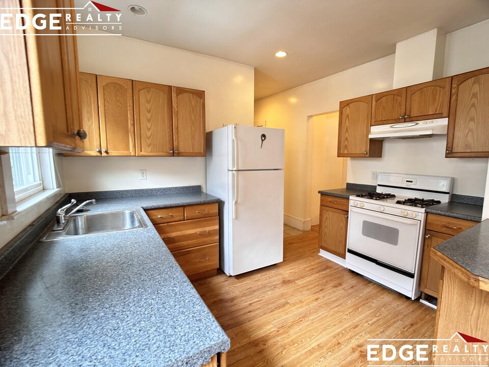 325 Faneuil St, Unit 3 in Boston, MA - Building Photo