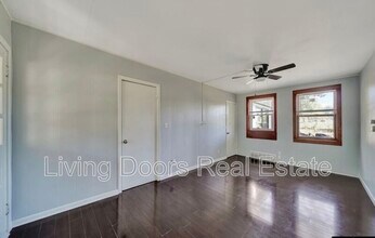 350 S 38th St in Lincoln, NE - Building Photo - Building Photo