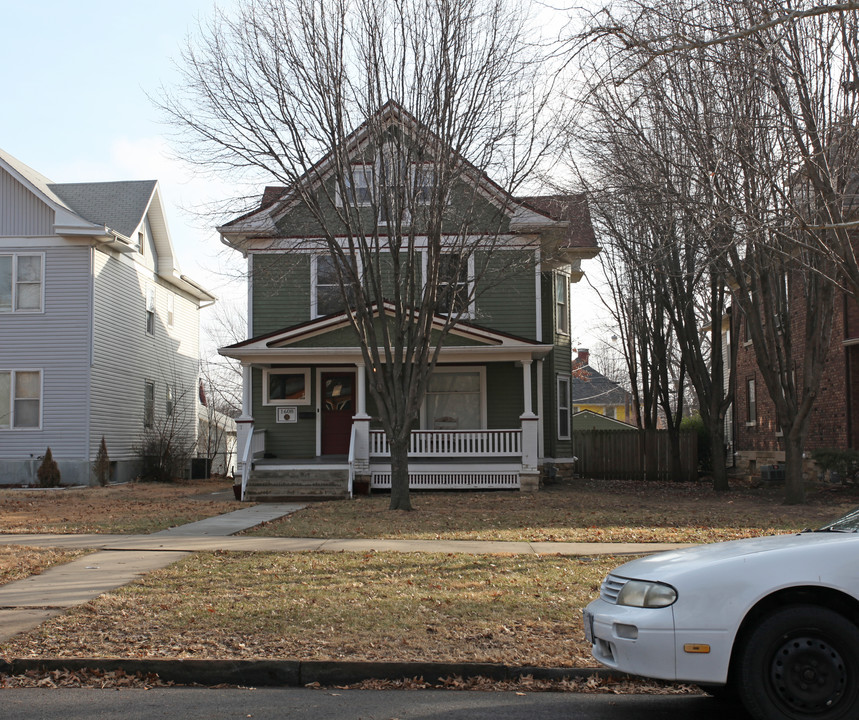 1608 SW College Ave in Topeka, KS - Foto de edificio