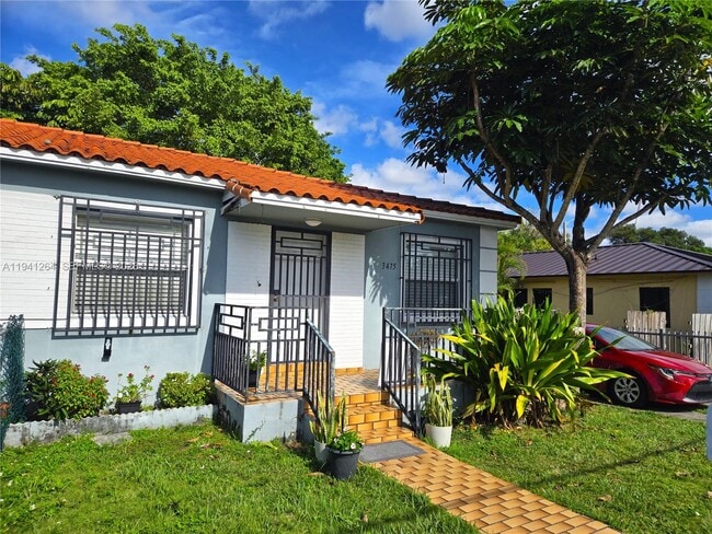 3475 SW 27th St in Miami, FL - Building Photo - Building Photo