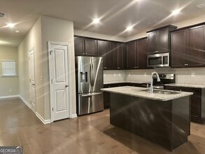 7062 Mimosa Blf in Stonecrest, GA - Building Photo - Building Photo