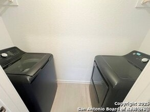 14102 Enfield Fls in San Antonio, TX - Building Photo - Building Photo