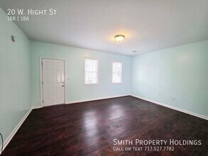 20 W High St in New Oxford, PA - Building Photo - Building Photo