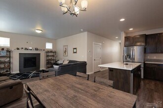 20432 Dixie Ct in Bend, OR - Building Photo - Building Photo