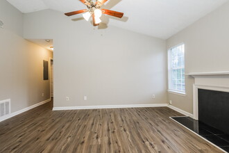 4252 Catalpa Ct in Ellenwood, GA - Building Photo - Building Photo