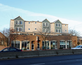 Olympic View Apartments in Seattle, WA - Building Photo - Building Photo