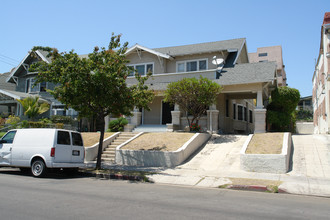 2959 Francis Ave in Los Angeles, CA - Building Photo - Building Photo