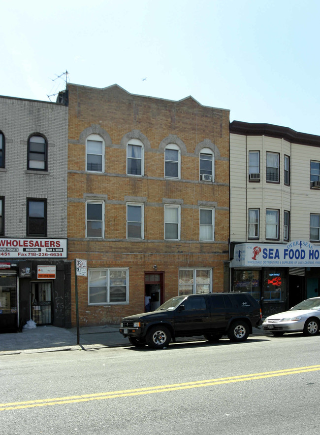 1732 Bath Ave in Brooklyn, NY - Foto de edificio - Building Photo