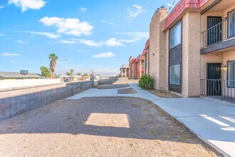 2257 Exeter Dr in Las Vegas, NV - Building Photo - Building Photo
