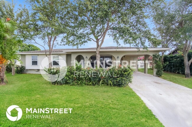 property at 839 Onyx Dr NE