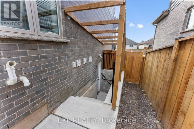 13 Hopkins St in Thorold, ON - Building Photo - Building Photo