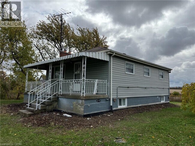 1032 Mud St E in Stoney Creek, ON - Building Photo - Building Photo