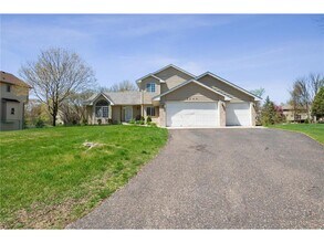 2340 Edinbrook Terrace in Minneapolis, MN - Building Photo - Building Photo