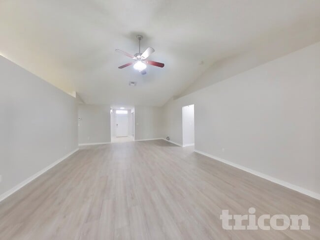 1267 Summit Oaks Dr E in Jacksonville, FL - Building Photo - Building Photo