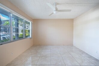 400 SW 134th Way, Unit 107F in Pembroke Pines, FL - Building Photo - Building Photo