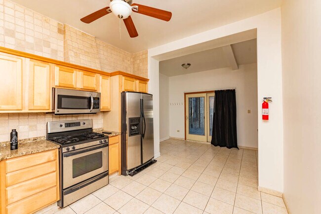 1707 N Fairfield Ave, Unit 1 in Chicago, IL - Building Photo - Building Photo