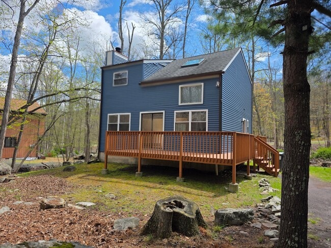 property at 362 Somerset Dr