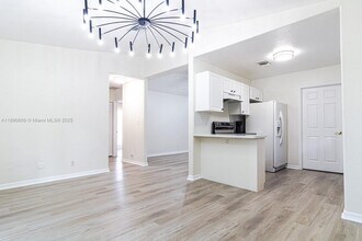 116 NW 6th Ave in Dania Beach, FL - Foto de edificio - Building Photo