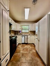 129 Paradise Ave in Kerrville, TX - Building Photo - Building Photo