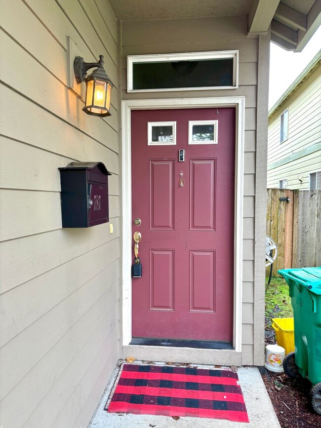 787 NE 93rd Ave in Portland, OR - Building Photo - Building Photo