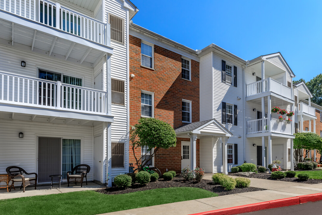 Westfield Apartments in Westlake, OH - Foto de edificio