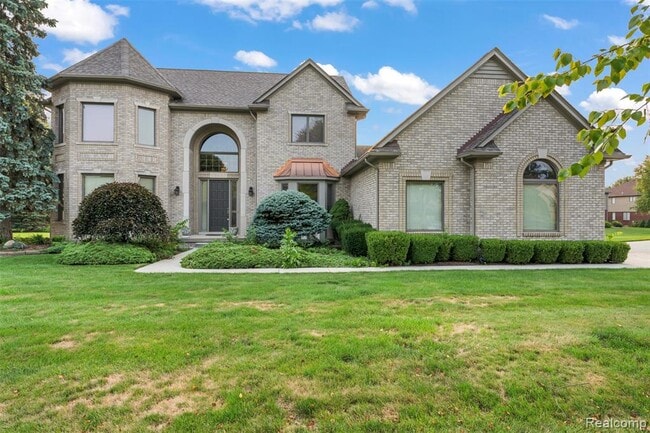 40387 Emerald Ln E