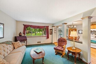 10414 Valley Forge Ln N in Maple Grove, MN - Building Photo - Building Photo