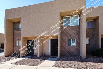 1601 W Sunnyside Dr in Phoenix, AZ - Foto de edificio - Building Photo