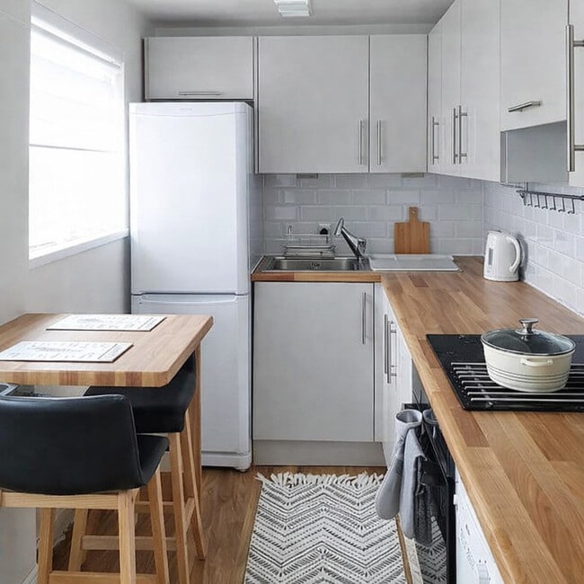 241 E 39th St in New York, NY - Building Photo - Building Photo