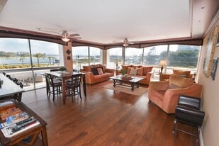 1770 Avenida Del Mundo in Coronado, CA - Building Photo