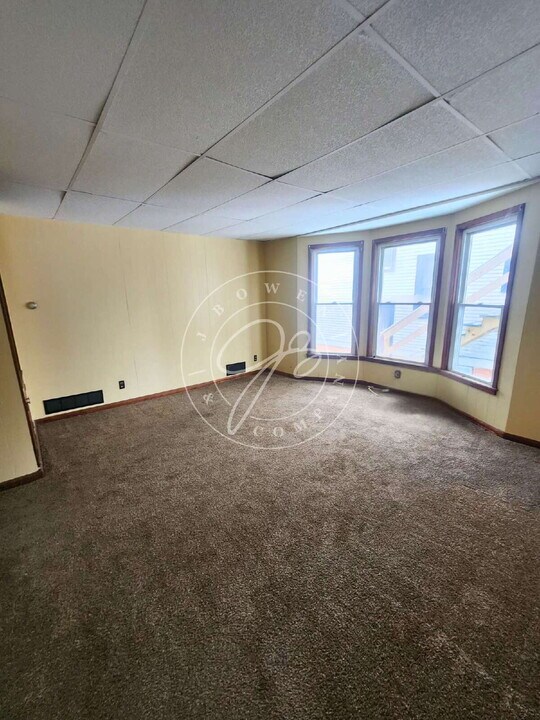 734 Phillips Ave in Toledo, OH - Foto de edificio