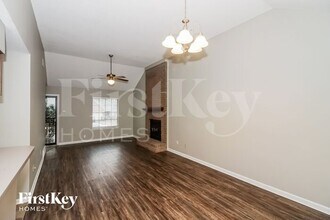 2816 Maryland Cir W in Memphis, TN - Building Photo - Building Photo