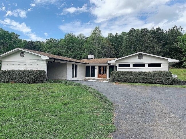 2435 Miller Ferry Rd SW in Calhoun, GA - Building Photo - Building Photo