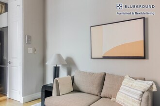 246 Mott St in New York, NY - Foto de edificio - Building Photo