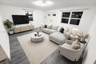 1621 SW 117th Ave in Davie, FL - Building Photo