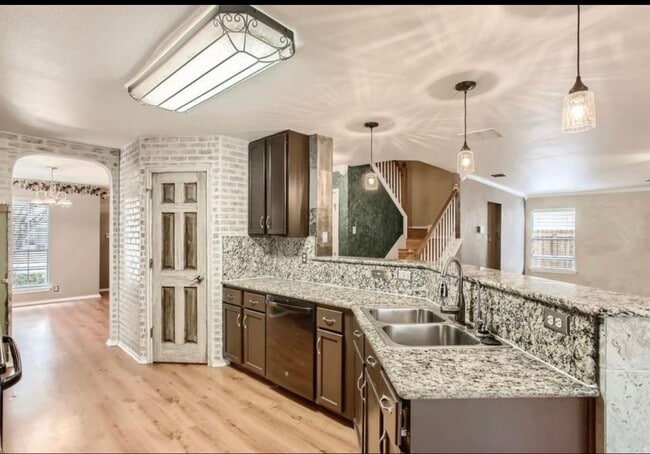 518 Pecos Cir in New Braunfels, TX - Building Photo - Building Photo