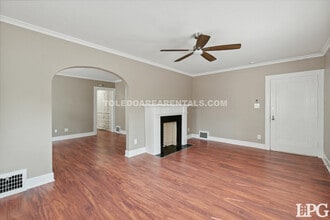 2030 Wyndhurst Rd in Toledo, OH - Building Photo - Building Photo