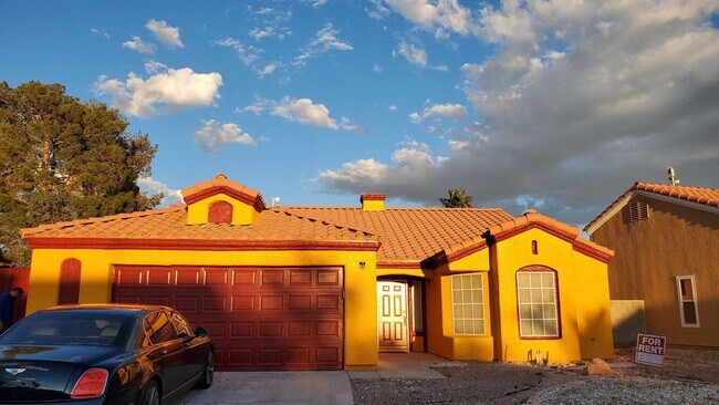 4216 Fino Cir in North Las Vegas, NV - Building Photo - Building Photo