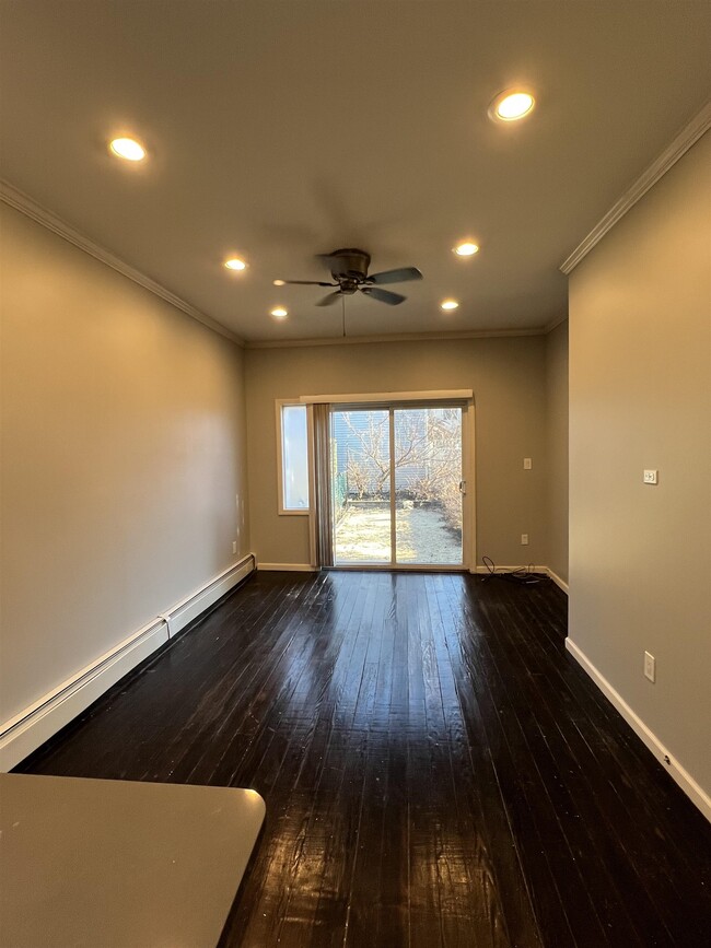 96 Reservoir Ave in Jersey City, NJ - Building Photo - Building Photo