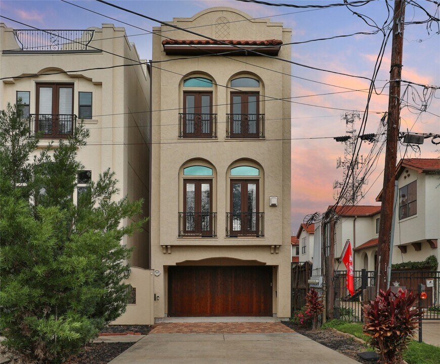 1805 W 24th St in Houston, TX - Building Photo