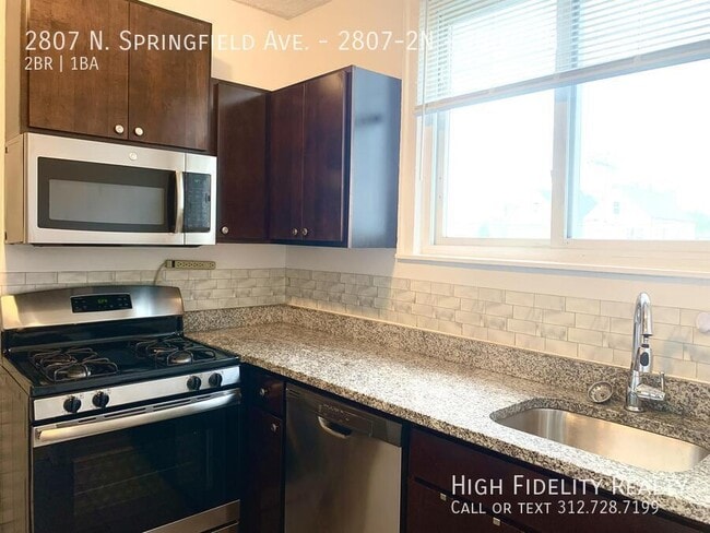 2807 N Springfield Ave in Chicago, IL - Building Photo - Building Photo