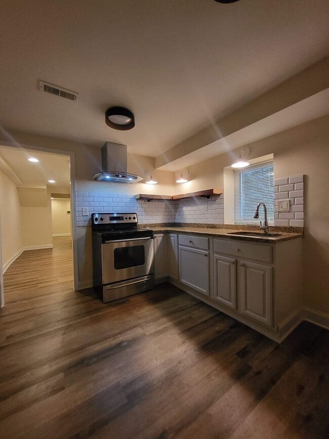 property at 5423 Lebanon Ave