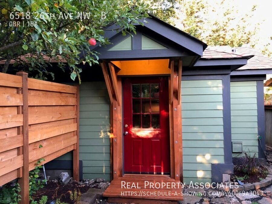 6518 26th Ave NW in Seattle, WA - Building Photo