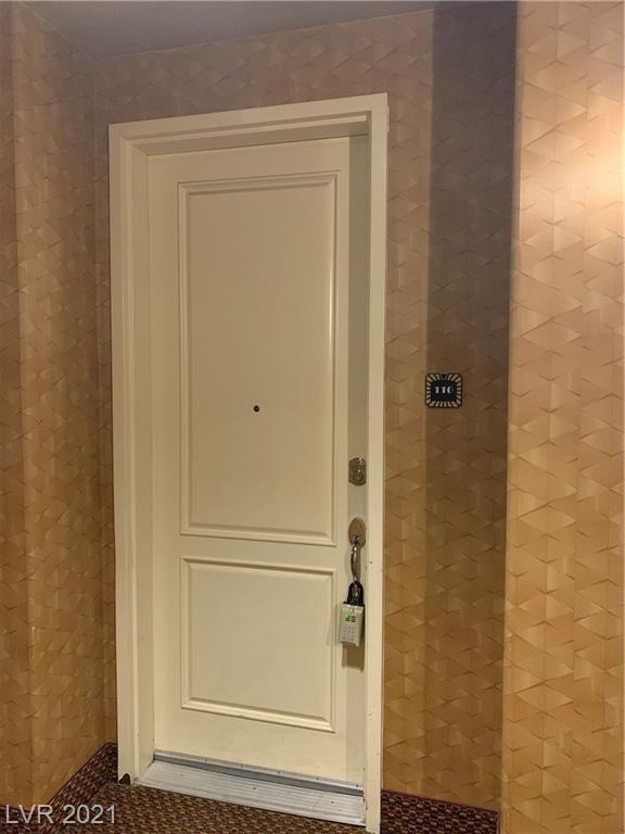 62 E Serene Ave-Unit -110 in Las Vegas, NV - Building Photo - Building Photo