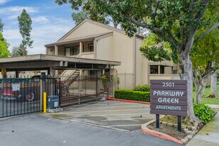 Parkway Green in Union City, CA - Building Photo